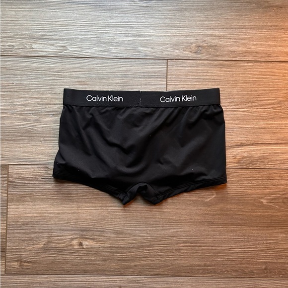 Calvin Klein | 1996 Low Rise Trunk in solid Black (Small) - Picture 4 of 10